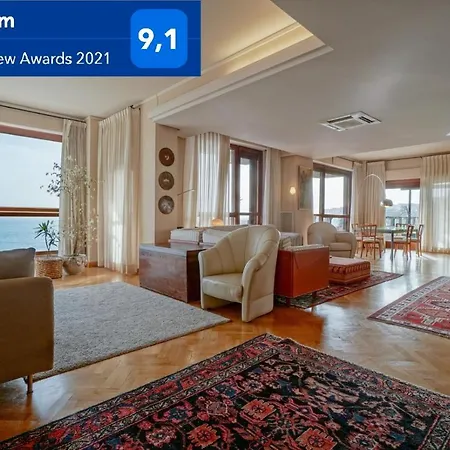 Charming Licuti Apt Near The Center Of