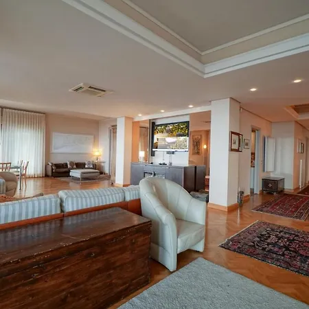 Charming Licuti Apt Near The Center Of Holiday home Catania