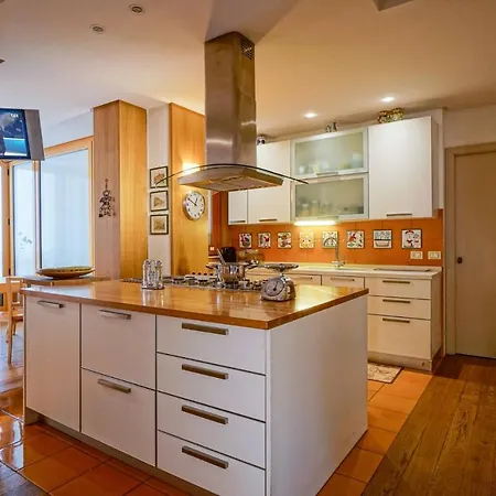 Charming Licuti Apt Near The Center Of Holiday home *