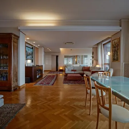 Charming Licuti Apt Near The Center Of Holiday home